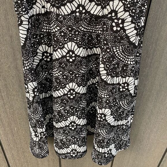 Windsor Dress‎ - Picture 3 of 9